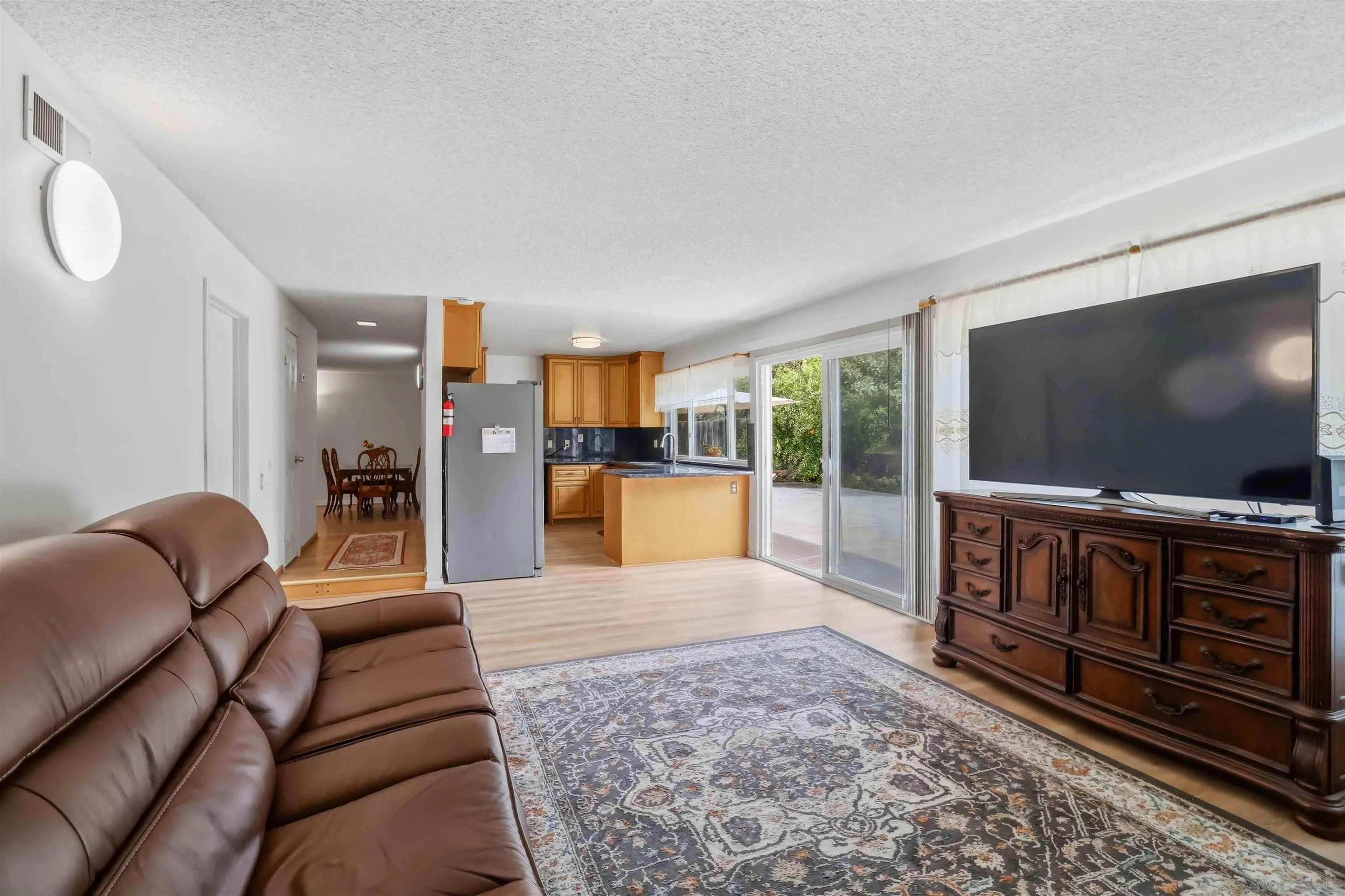 https://cdn.realtyfeed.com/cdn/127/260019386/77390cee6fb36009cdbdd65022ccf185.webp