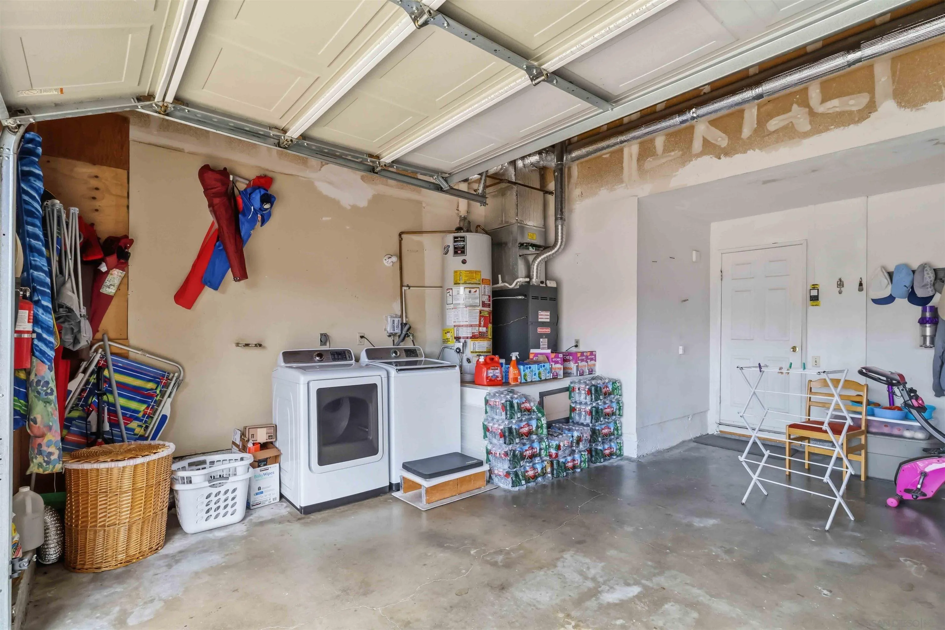 https://cdn.realtyfeed.com/cdn/127/260019386/b1d69f33101ef05c5198431882383eb8.webp