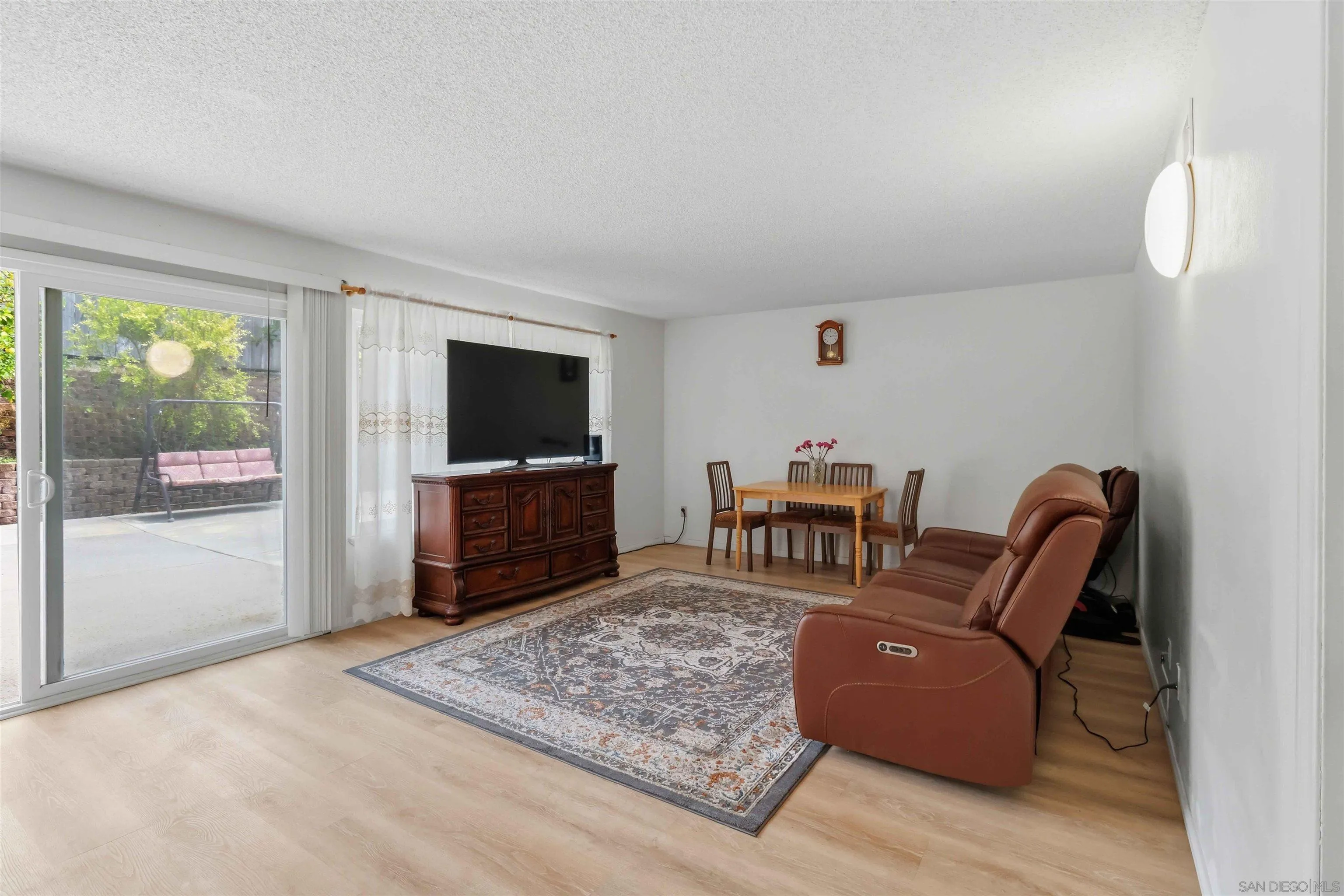 https://cdn.realtyfeed.com/cdn/127/260019386/b7df68aef8df70ee6d65251a24994ad5.webp