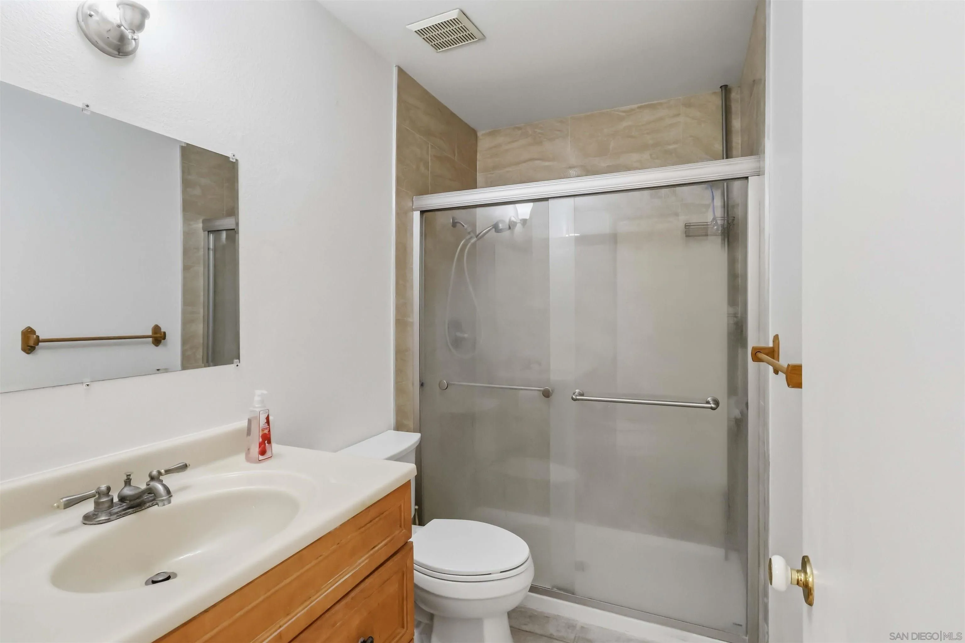 https://cdn.realtyfeed.com/cdn/127/260019386/c5c80431bd7b309e4458a068718d7dbe.webp