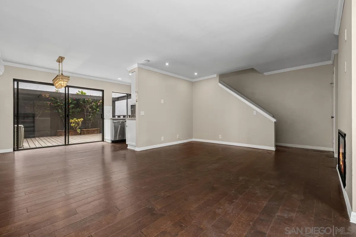 Photo #8: 260019387 Listing: Photo #8
