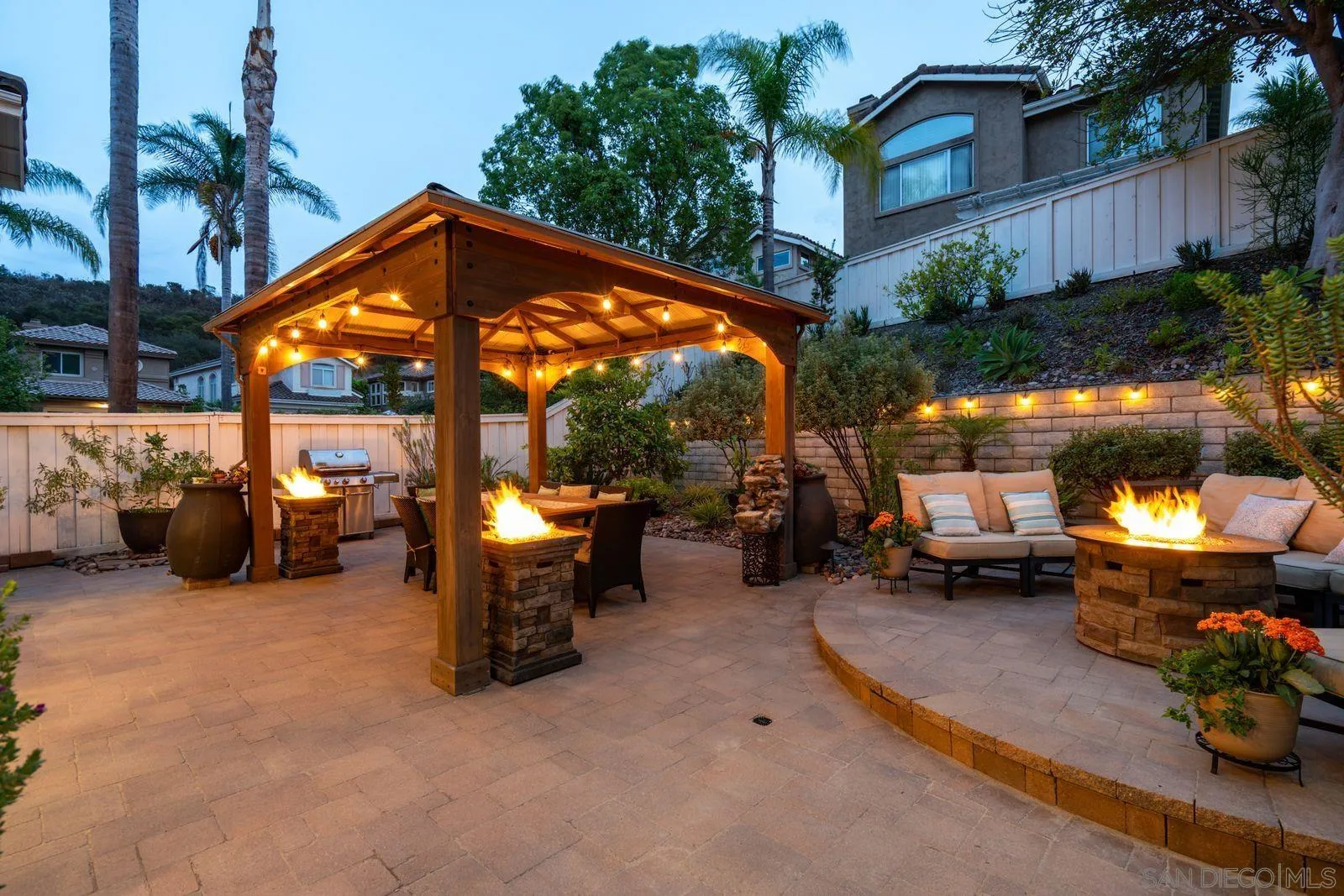 https://cdn.realtyfeed.com/cdn/127/260019392/02b1663bf0748eb28ef84314f327c224.webp