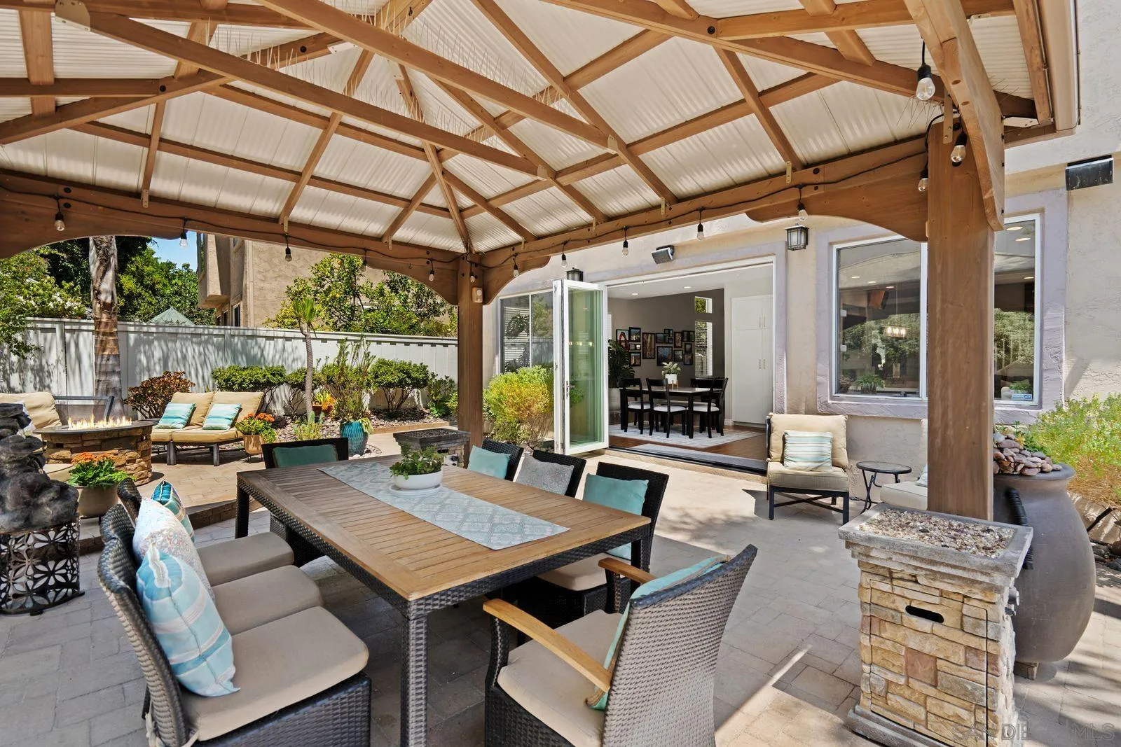 https://cdn.realtyfeed.com/cdn/127/260019392/0697a7b899732945e58632fbe3674931.webp