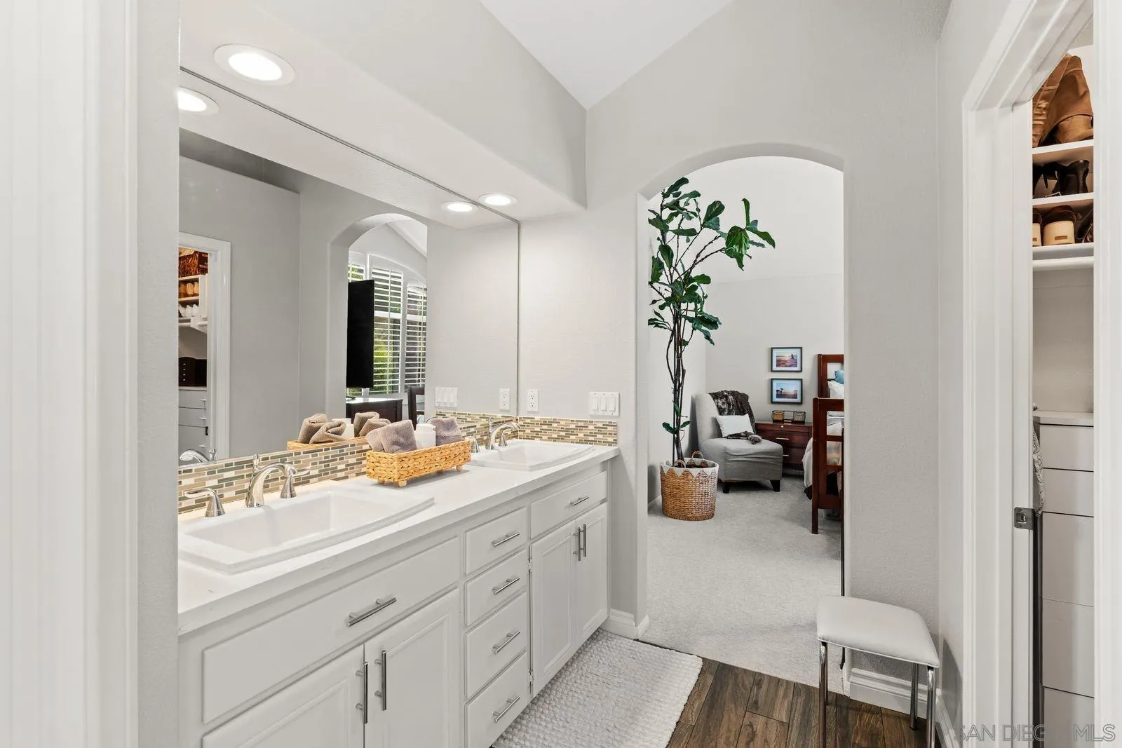 https://cdn.realtyfeed.com/cdn/127/260019392/16b53785b7a1784625d50f0f13f8ec21.webp