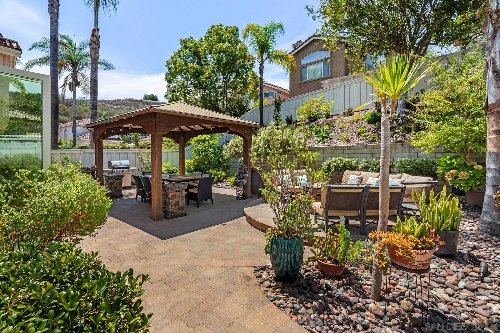 https://cdn.realtyfeed.com/cdn/127/260019392/41df0b45ee6db7301cc912881e22fcd7.webp