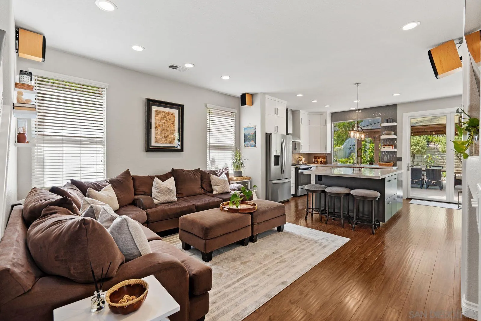 https://cdn.realtyfeed.com/cdn/127/260019392/4372777264e0094d4d20b3a7354a42b6.webp