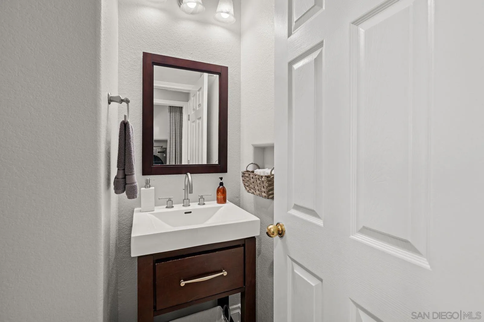https://cdn.realtyfeed.com/cdn/127/260019392/b934145592220b1ee44845cdb26b4156.webp