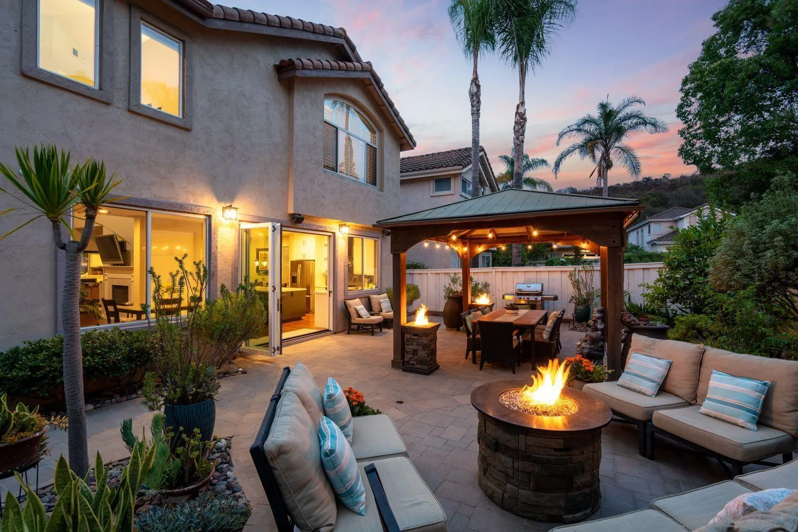 https://cdn.realtyfeed.com/cdn/127/260019392/ce4bf7ab42d044b0a084859187b47fb0.webp