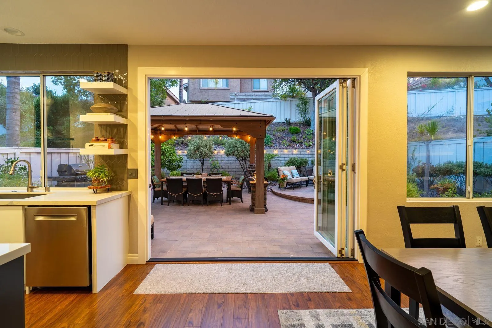 https://cdn.realtyfeed.com/cdn/127/260019392/d427d57582201710952bb2fbb7dab0d4.webp