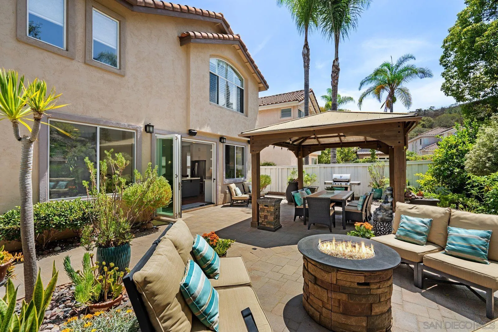https://cdn.realtyfeed.com/cdn/127/260019392/d8e5a72485157f88ff548749ccf4f387.webp