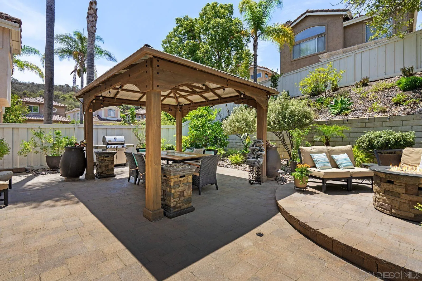 https://cdn.realtyfeed.com/cdn/127/260019392/eeab5c8d995dd06209c77f44a5296fc2.webp