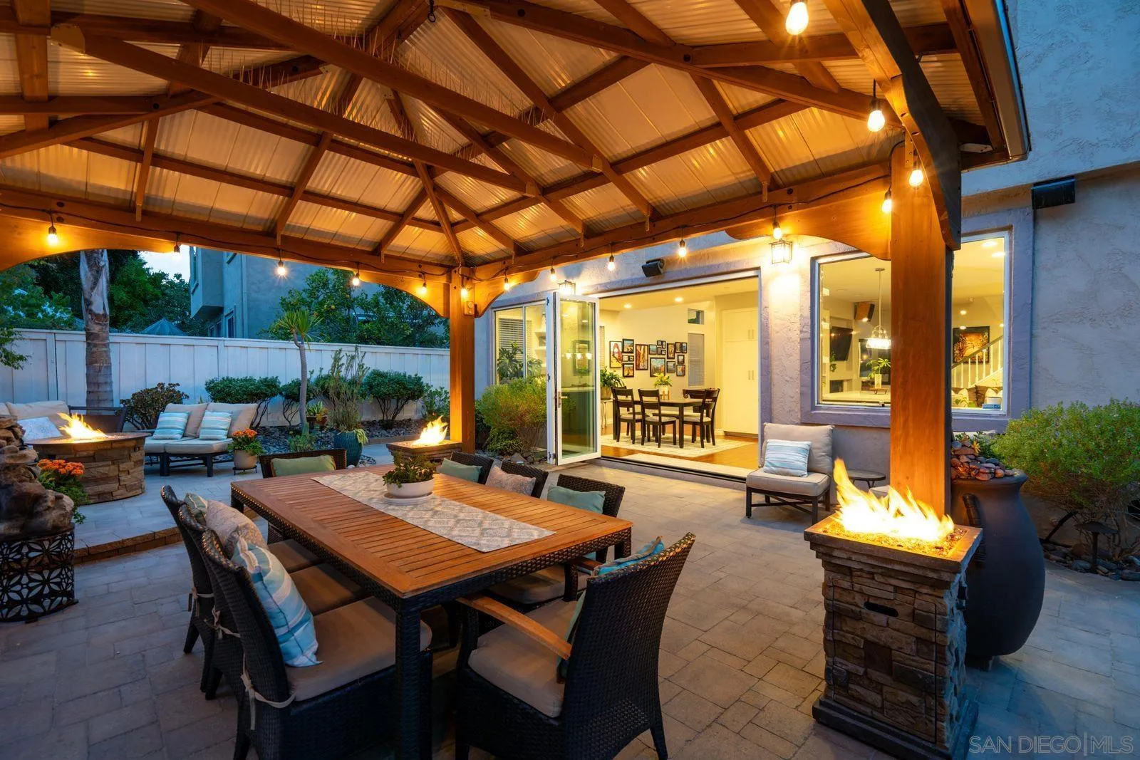 https://cdn.realtyfeed.com/cdn/127/260019392/ef0e32410a4b3c6d522b82589481580a.webp
