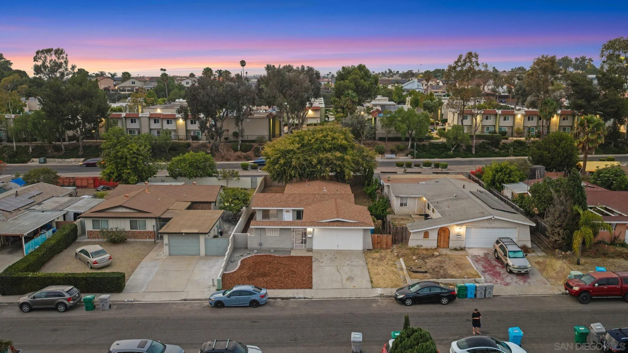 https://cdn.realtyfeed.com/cdn/127/260019393/359ee187fea87bb542bc95a42bd60055.webp