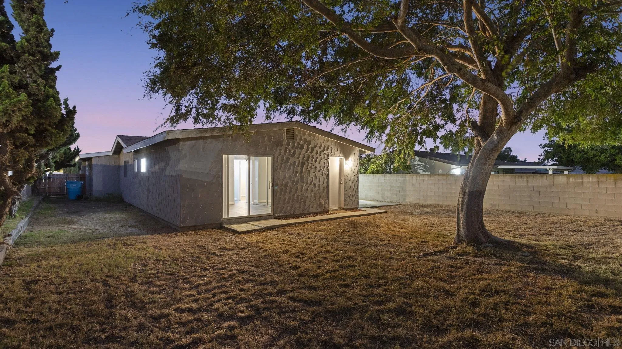 https://cdn.realtyfeed.com/cdn/127/260019393/68f84e3bdd03dbf54beb56ac6bfe31df.webp