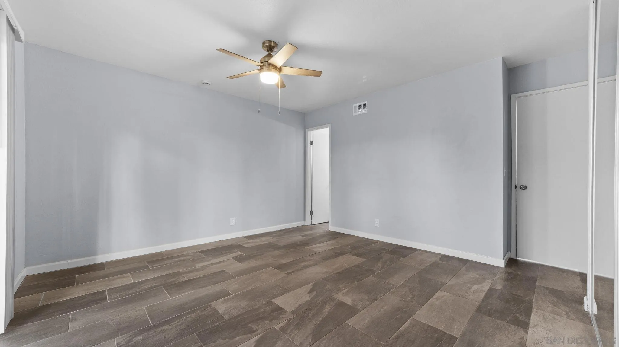 https://cdn.realtyfeed.com/cdn/127/260019393/d8676e375d80db300f7f1ad9d79b5d15.webp