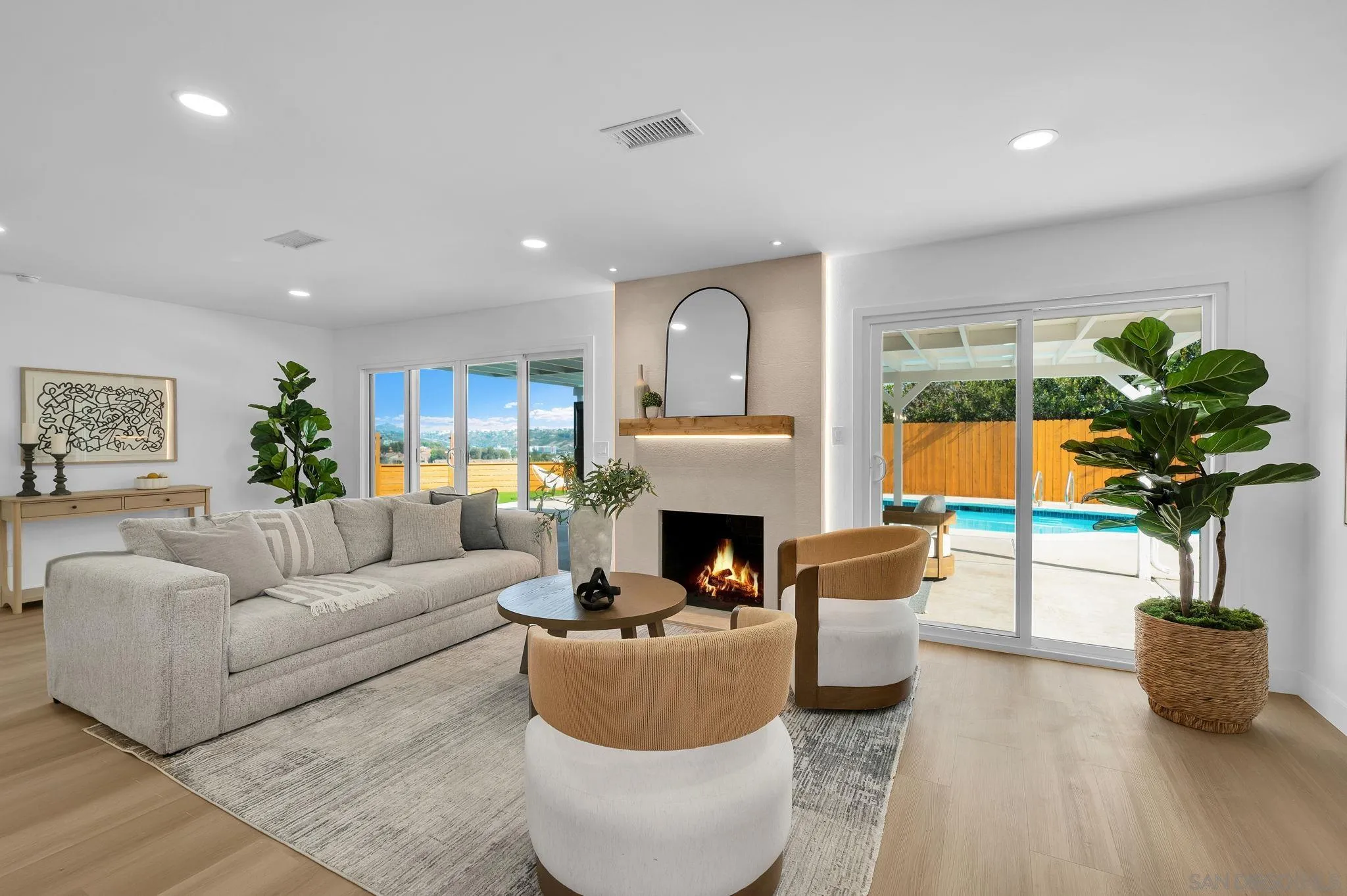 https://cdn.realtyfeed.com/cdn/127/260019394/27f0711c9910671367aa0bf1d1ef0bc6.webp