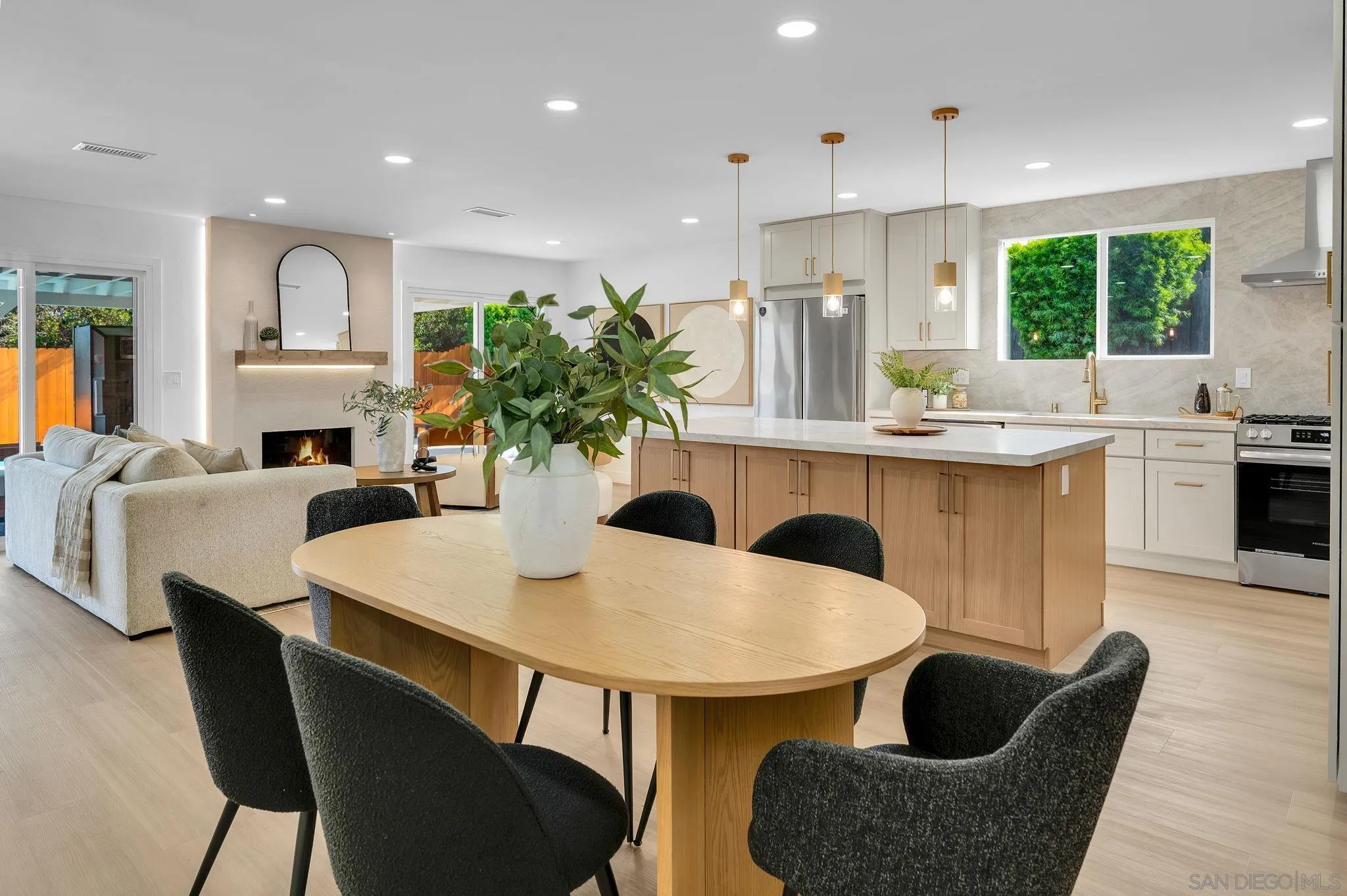 https://cdn.realtyfeed.com/cdn/127/260019394/730e274a56455b1d05e5752231a3fefd.webp