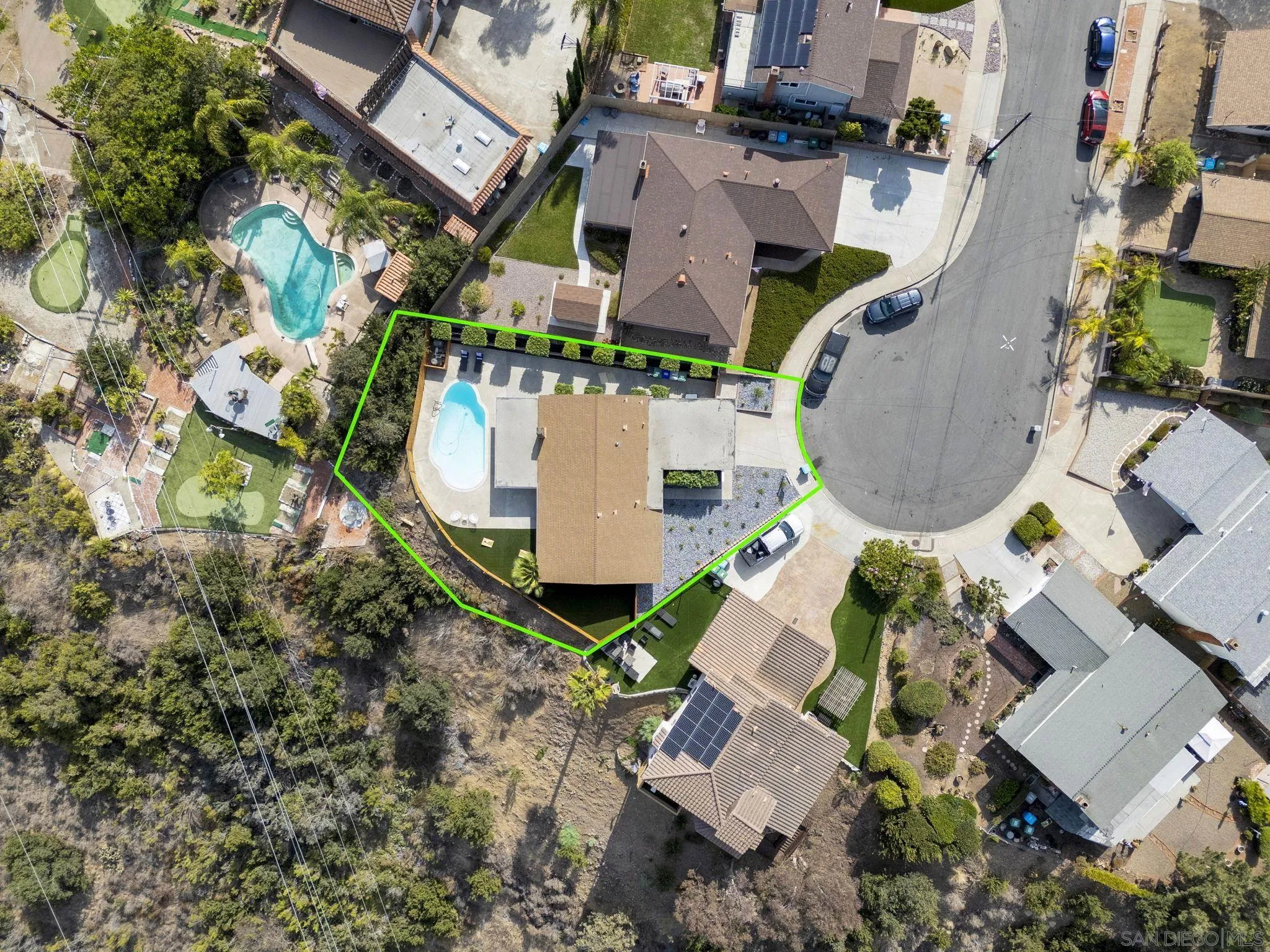 https://cdn.realtyfeed.com/cdn/127/260019394/ea3b6b1b6b9479de106a622433ff1b7b.webp