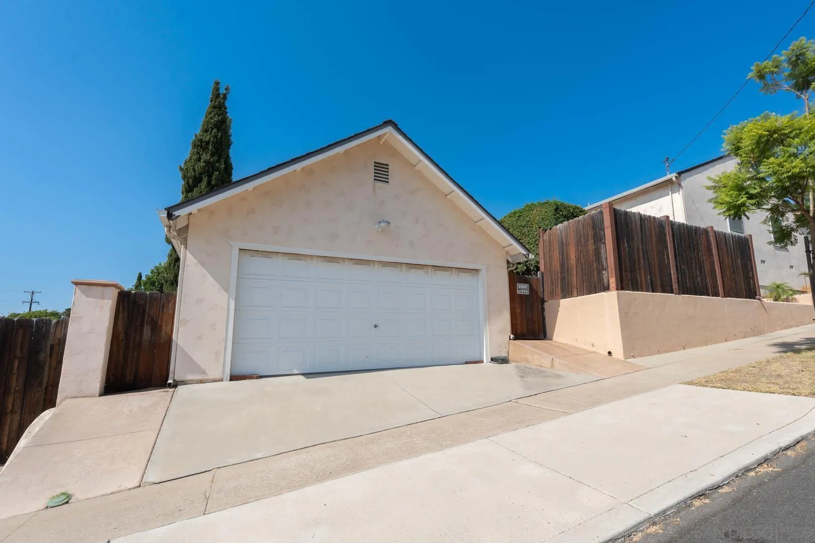 https://cdn.realtyfeed.com/cdn/127/260019396/761543691da328498fe5835a108ce44c.webp