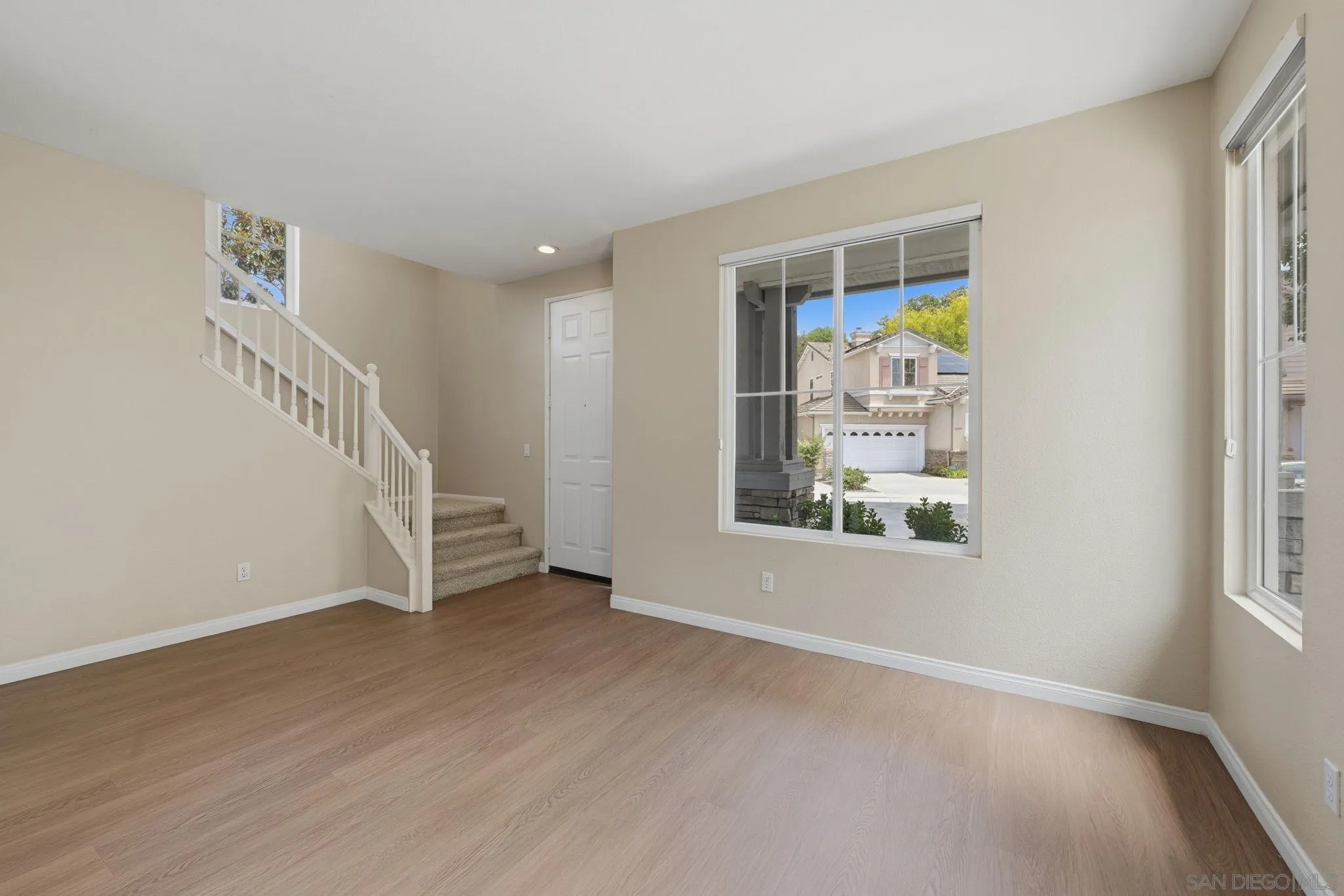 https://cdn.realtyfeed.com/cdn/127/260019398/3322c535541a7d88f8cd4c8a3a890fbf.webp