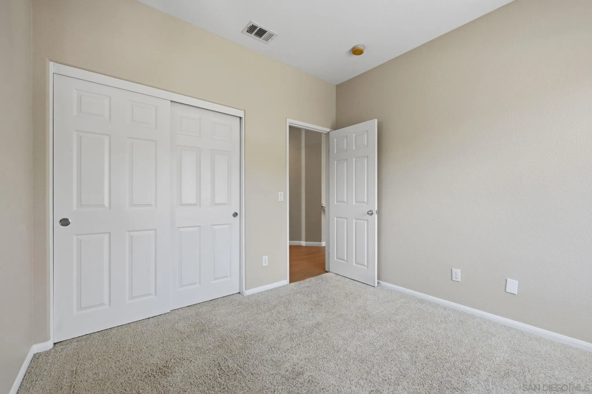 https://cdn.realtyfeed.com/cdn/127/260019398/4f933eb077d0d93369a289e36ff53eaf.webp
