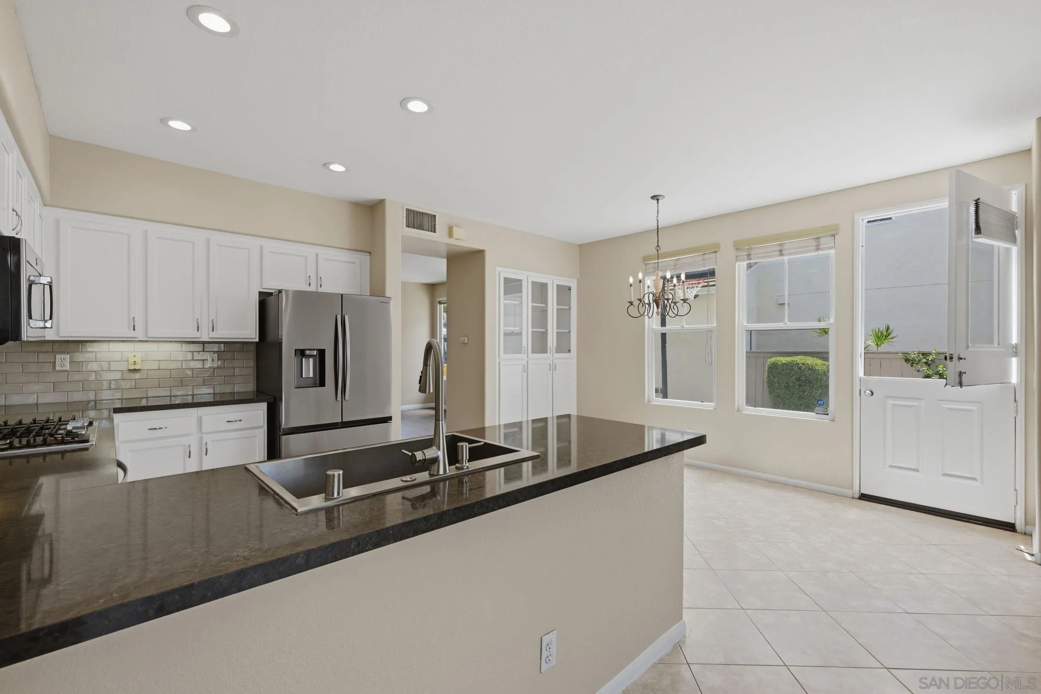 https://cdn.realtyfeed.com/cdn/127/260019398/50400491660610f86b206133333e1bd0.webp
