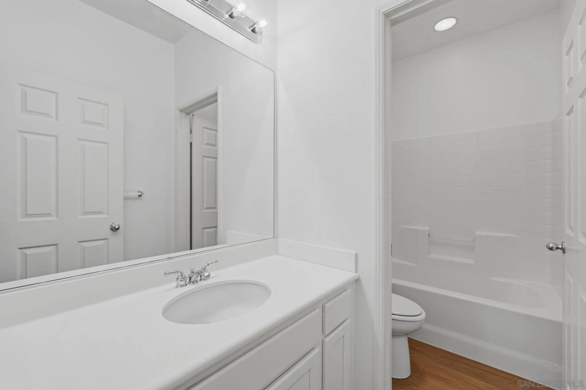 https://cdn.realtyfeed.com/cdn/127/260019398/56ad5993c3b220d4eeee1bf767057ae8.webp