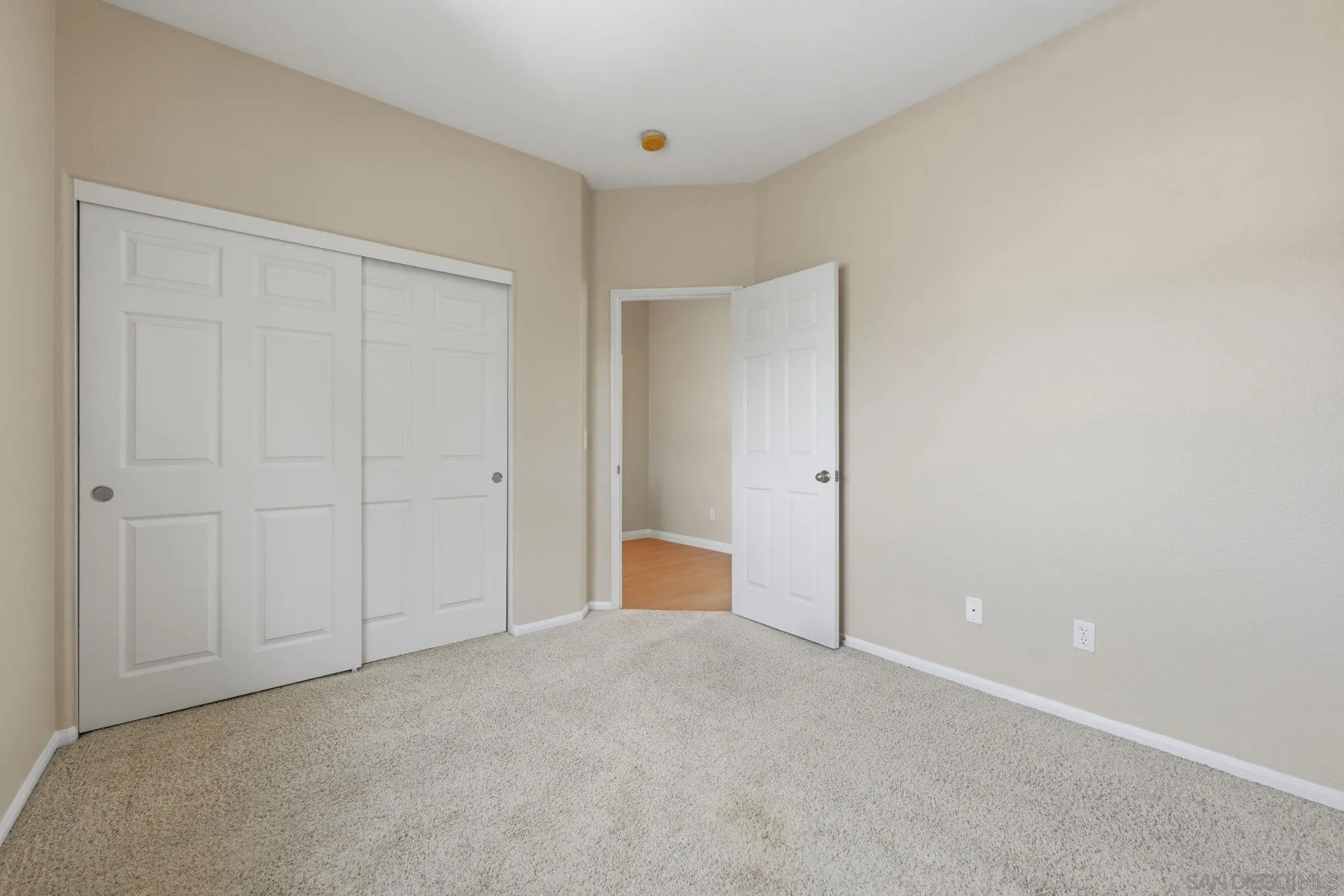 https://cdn.realtyfeed.com/cdn/127/260019398/84b6ba3dd286af02a2a60c8321fdc868.webp