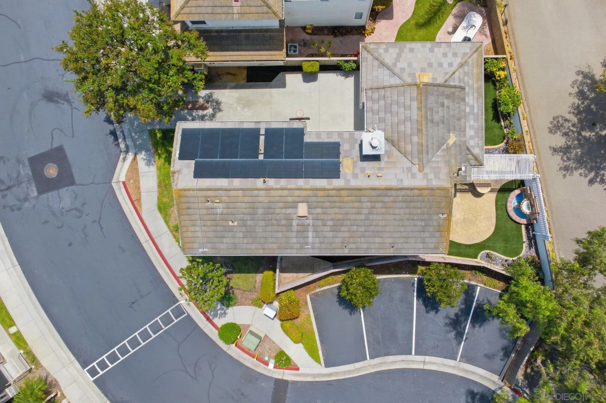 https://cdn.realtyfeed.com/cdn/127/260019398/a57e7bcdf0657307df89ce29fb41ec04.webp