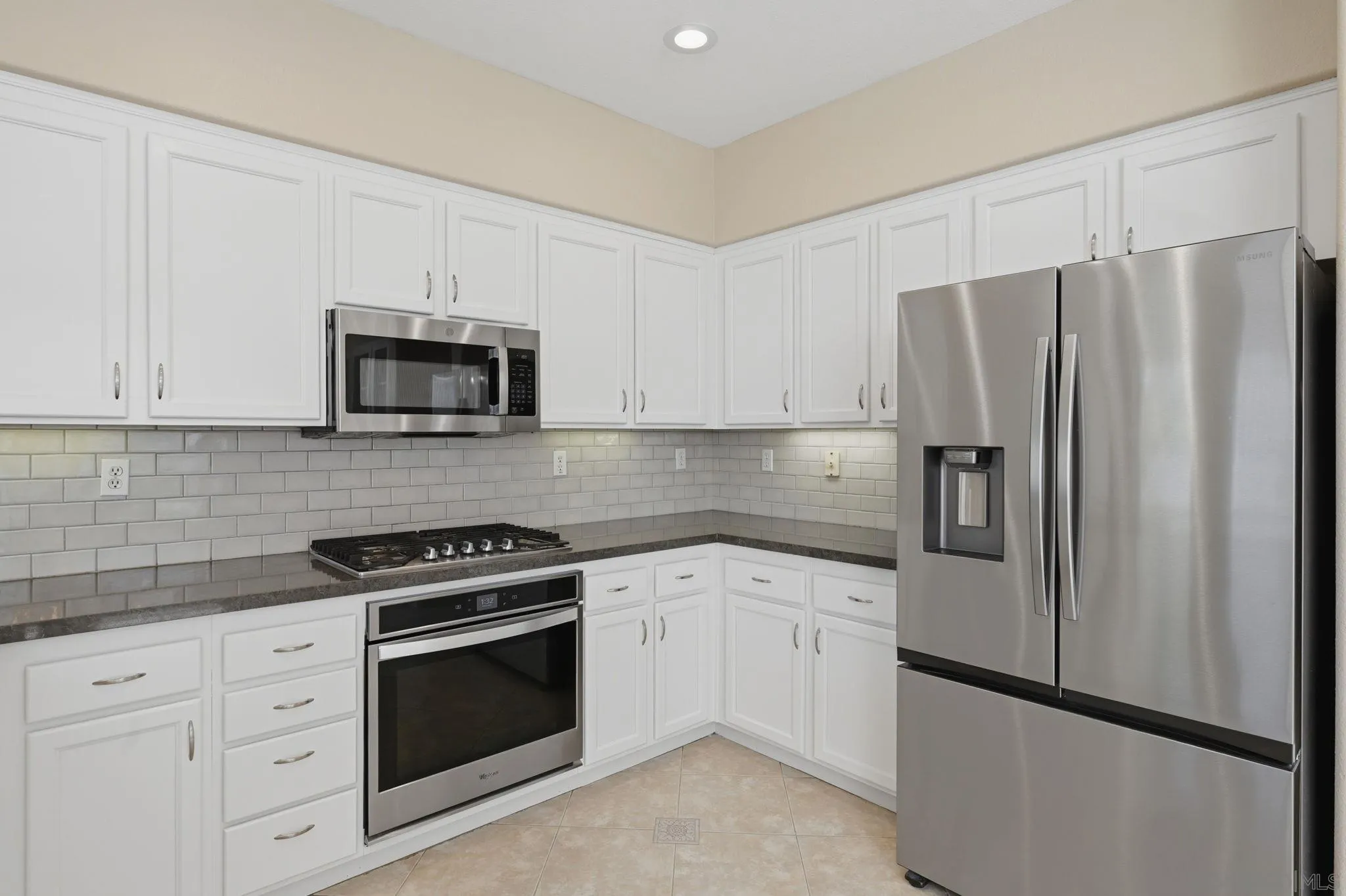 https://cdn.realtyfeed.com/cdn/127/260019398/a6525cfb46d79d5b793a3a60e49ea7d6.webp