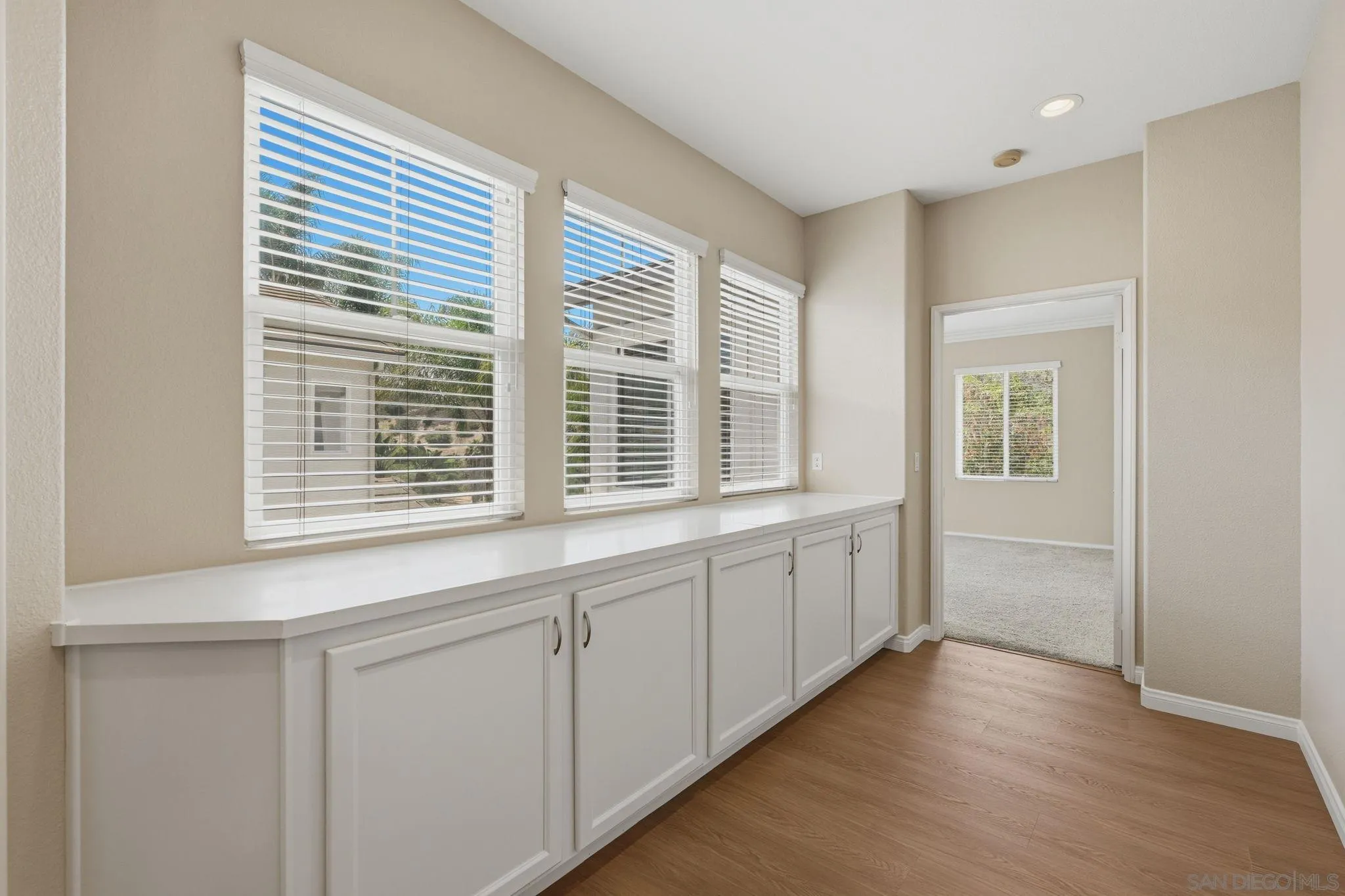 https://cdn.realtyfeed.com/cdn/127/260019398/e0211c0e2e614939227083f451536e06.webp