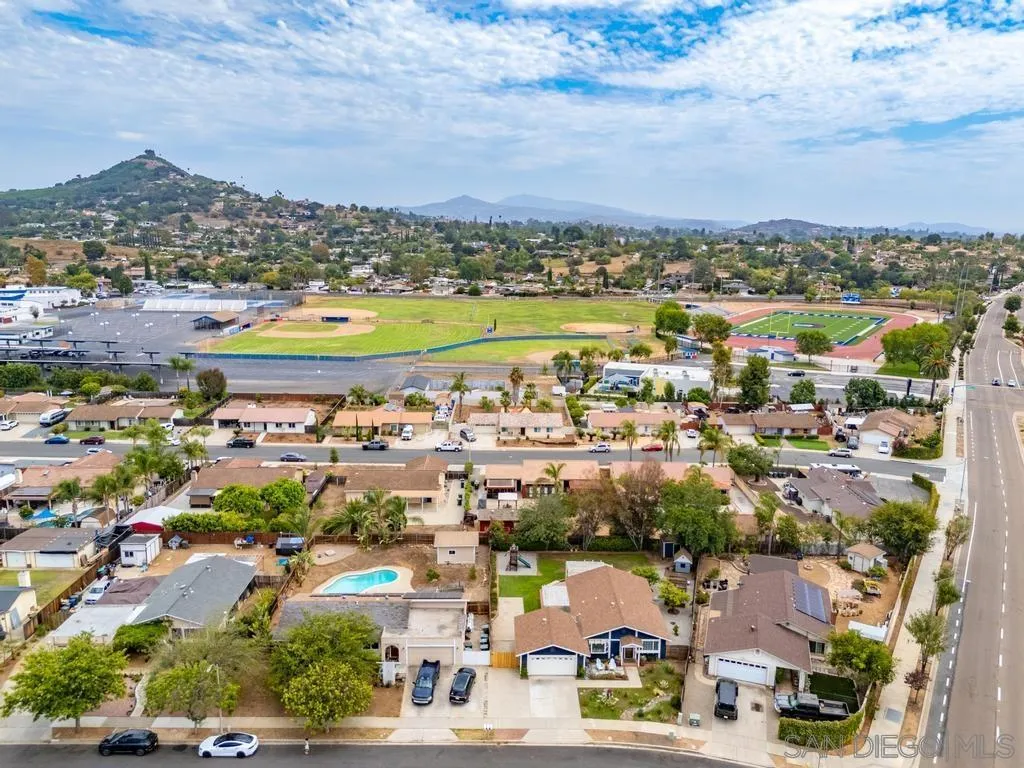 https://cdn.realtyfeed.com/cdn/127/260019399/4b432f95610b93b2dacbb8c3f9320fa8.webp