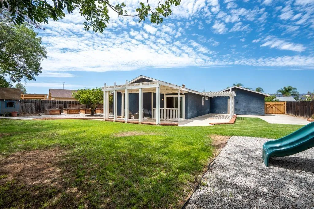 https://cdn.realtyfeed.com/cdn/127/260019399/76052c6cbf29bf02c2641741c4a7e8cd.webp