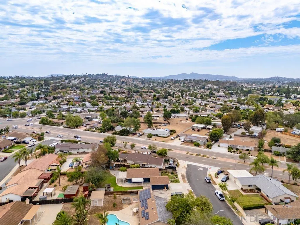 https://cdn.realtyfeed.com/cdn/127/260019399/ca2515f5784a4c8c9722707894816fdb.webp
