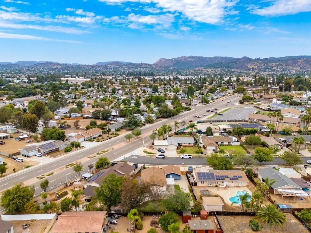 https://cdn.realtyfeed.com/cdn/127/260019399/e1aeefa40f164d1ce16c42141ad5fe90.webp