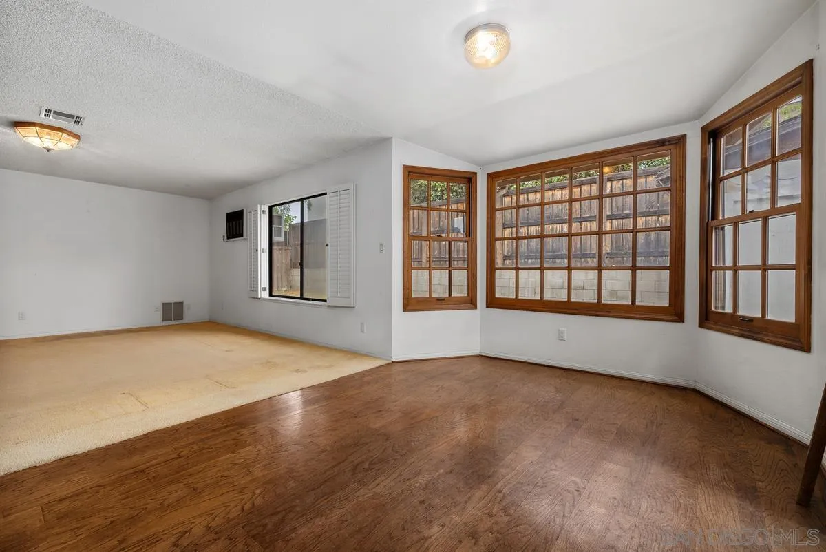 https://cdn.realtyfeed.com/cdn/127/260019400/665d9a065dab8f6ce0b40f2953e616fb.webp