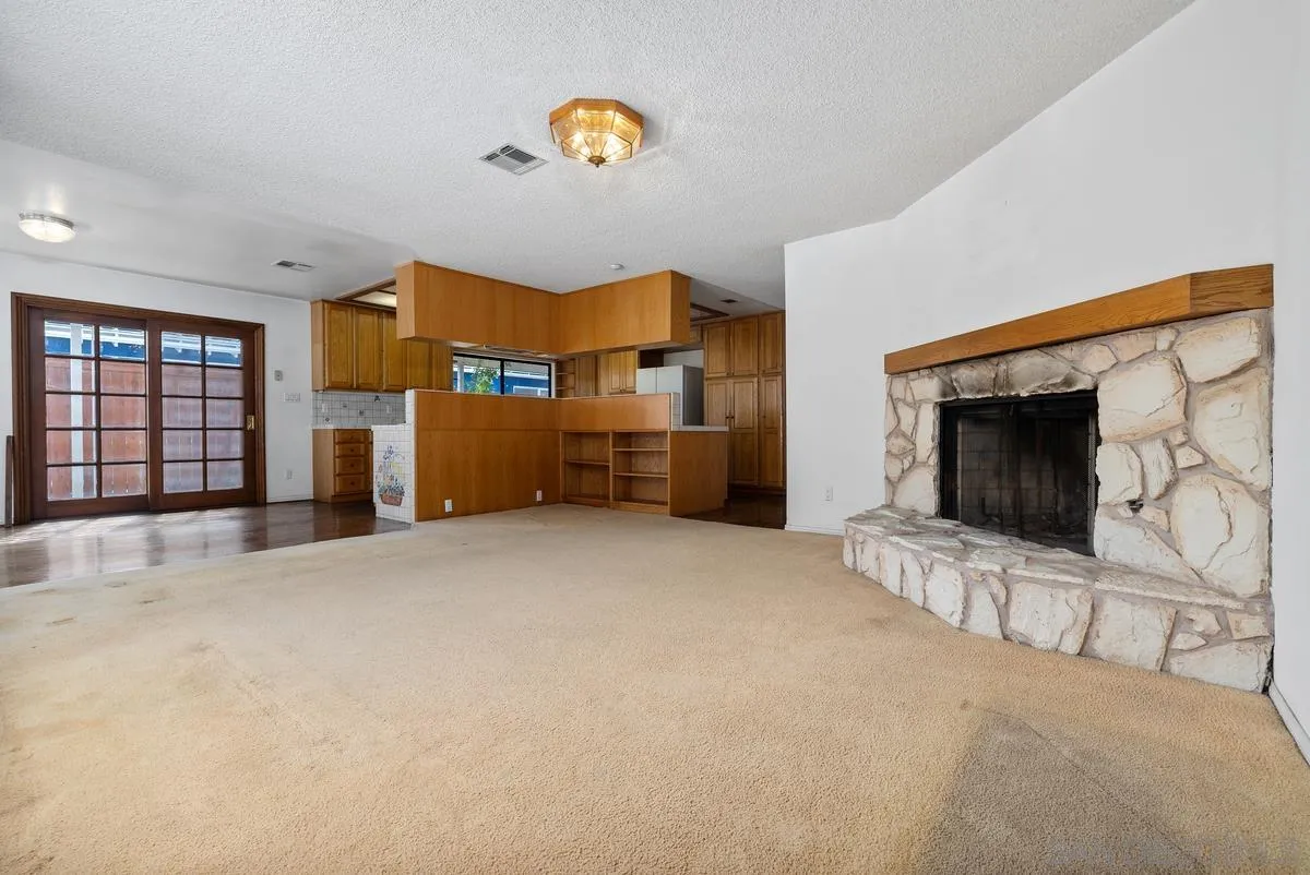https://cdn.realtyfeed.com/cdn/127/260019400/6f4cbc159bad1c445048b1a4385769bf.webp