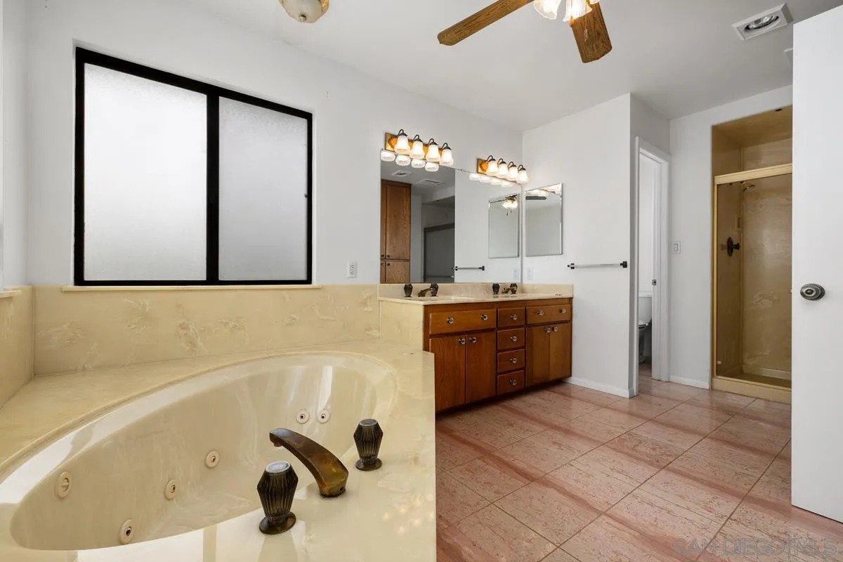 https://cdn.realtyfeed.com/cdn/127/260019400/9492beeddb8d3cfba8bc58b981cfe1bb.webp