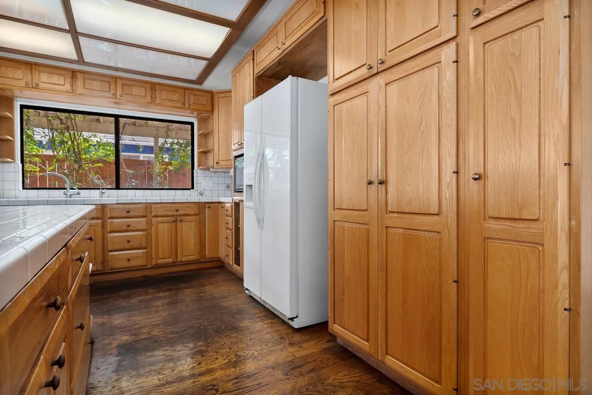 https://cdn.realtyfeed.com/cdn/127/260019400/9ec502ae2db206fae88c2bbc7885ba3a.webp
