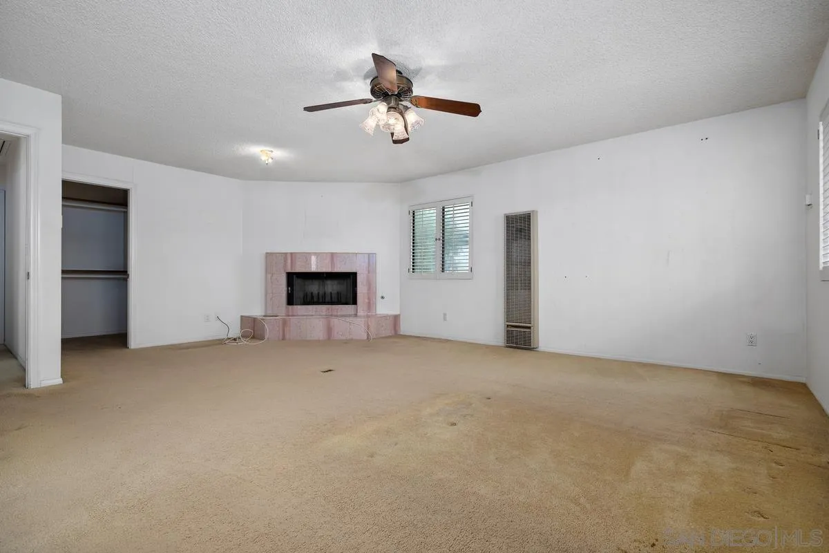 https://cdn.realtyfeed.com/cdn/127/260019400/bf401df2789ed38deac7570e734f4649.webp