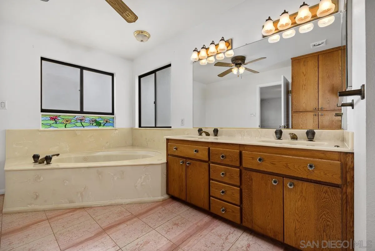 https://cdn.realtyfeed.com/cdn/127/260019400/cde7e70ce747356f05eac43c9bbbc347.webp