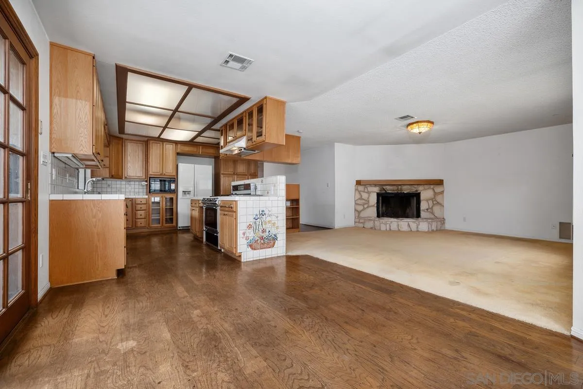 https://cdn.realtyfeed.com/cdn/127/260019400/f2825f01e0f1684f22573f633272bda9.webp