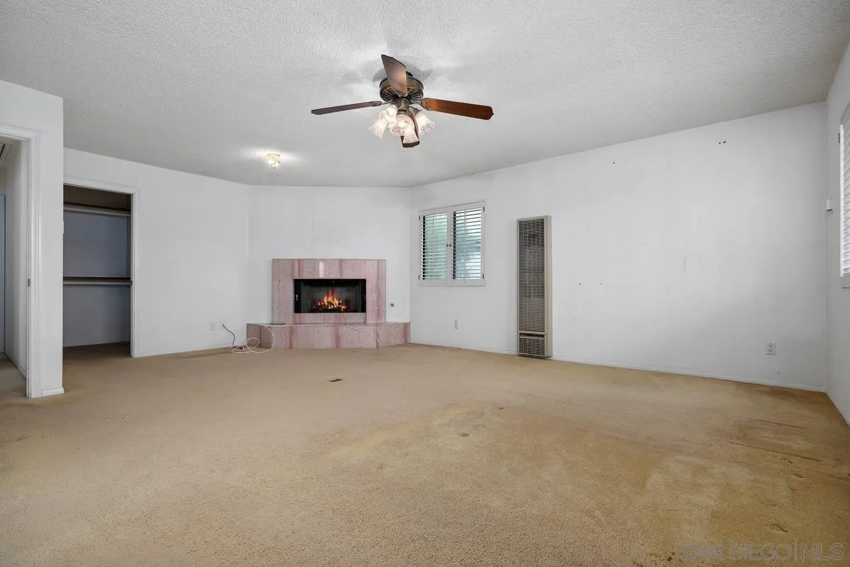 https://cdn.realtyfeed.com/cdn/127/260019400/f44cfd293c157d3384b974e5f780cc92.webp