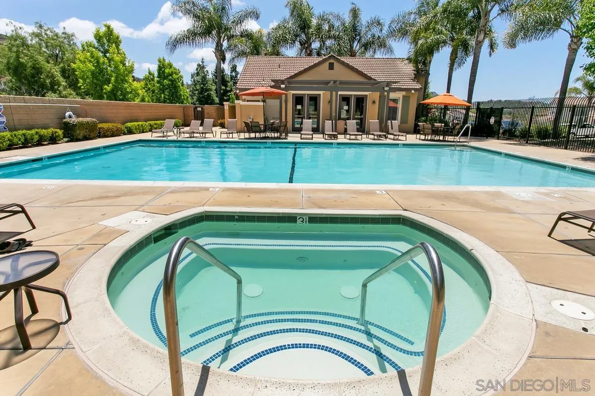 https://cdn.realtyfeed.com/cdn/127/260019402/0bb472a981bb1de6c49565cc366322ed.webp