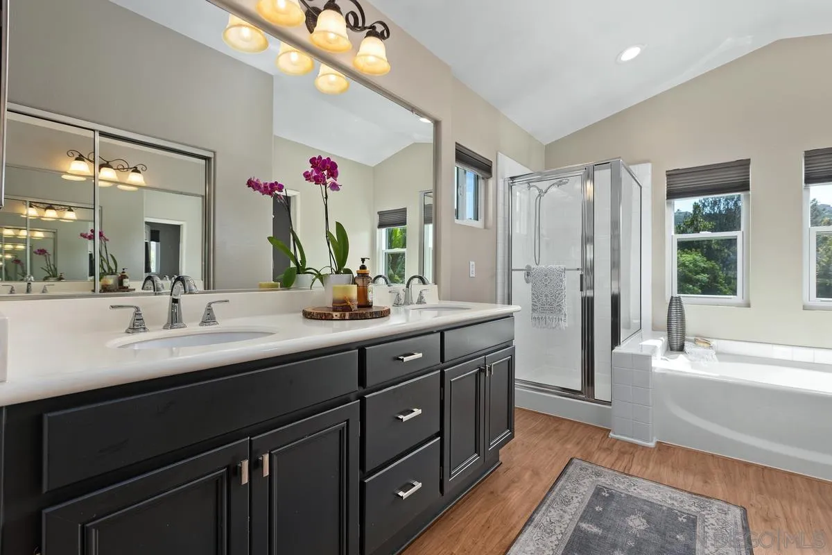 https://cdn.realtyfeed.com/cdn/127/260019402/37b9de8e8d212a5c9d14b6e8138719e0.webp
