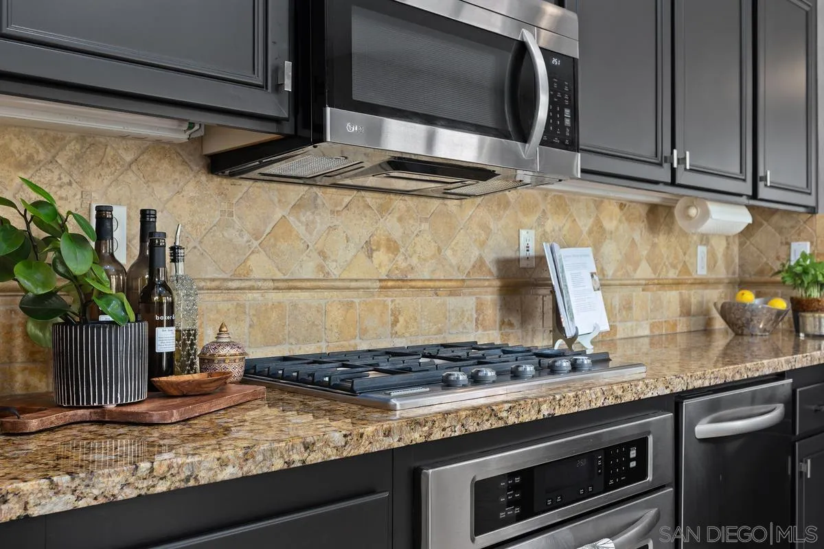 https://cdn.realtyfeed.com/cdn/127/260019402/4614f056aed5339ee89eca2c83457e46.webp