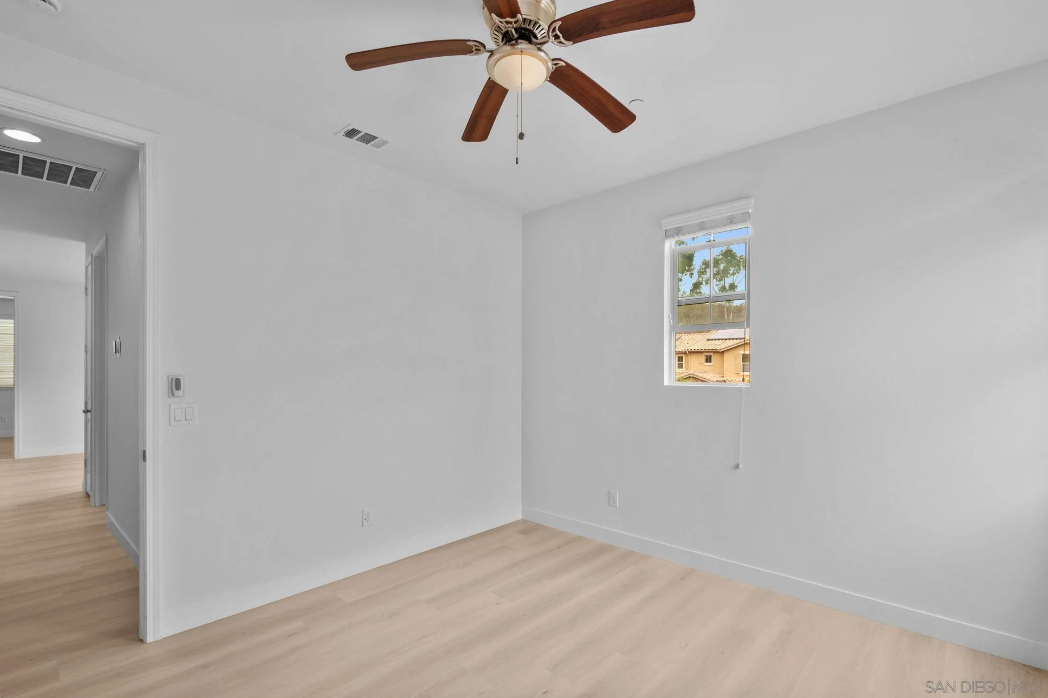 https://cdn.realtyfeed.com/cdn/127/260019403/00b61eeaad17bf4d5b8416d35fb2c8b1.webp
