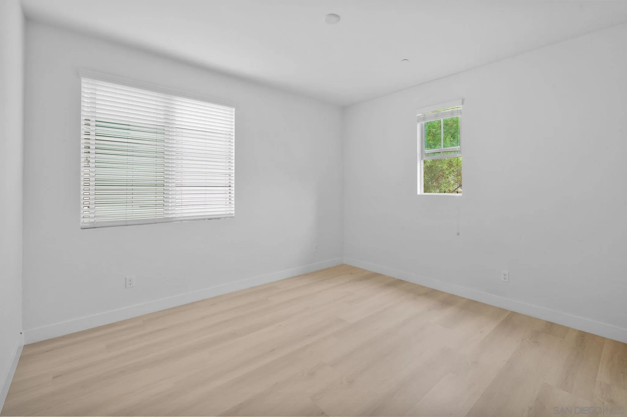 https://cdn.realtyfeed.com/cdn/127/260019403/02f06a4101dc65a99cd1f32bbdcffa49.webp
