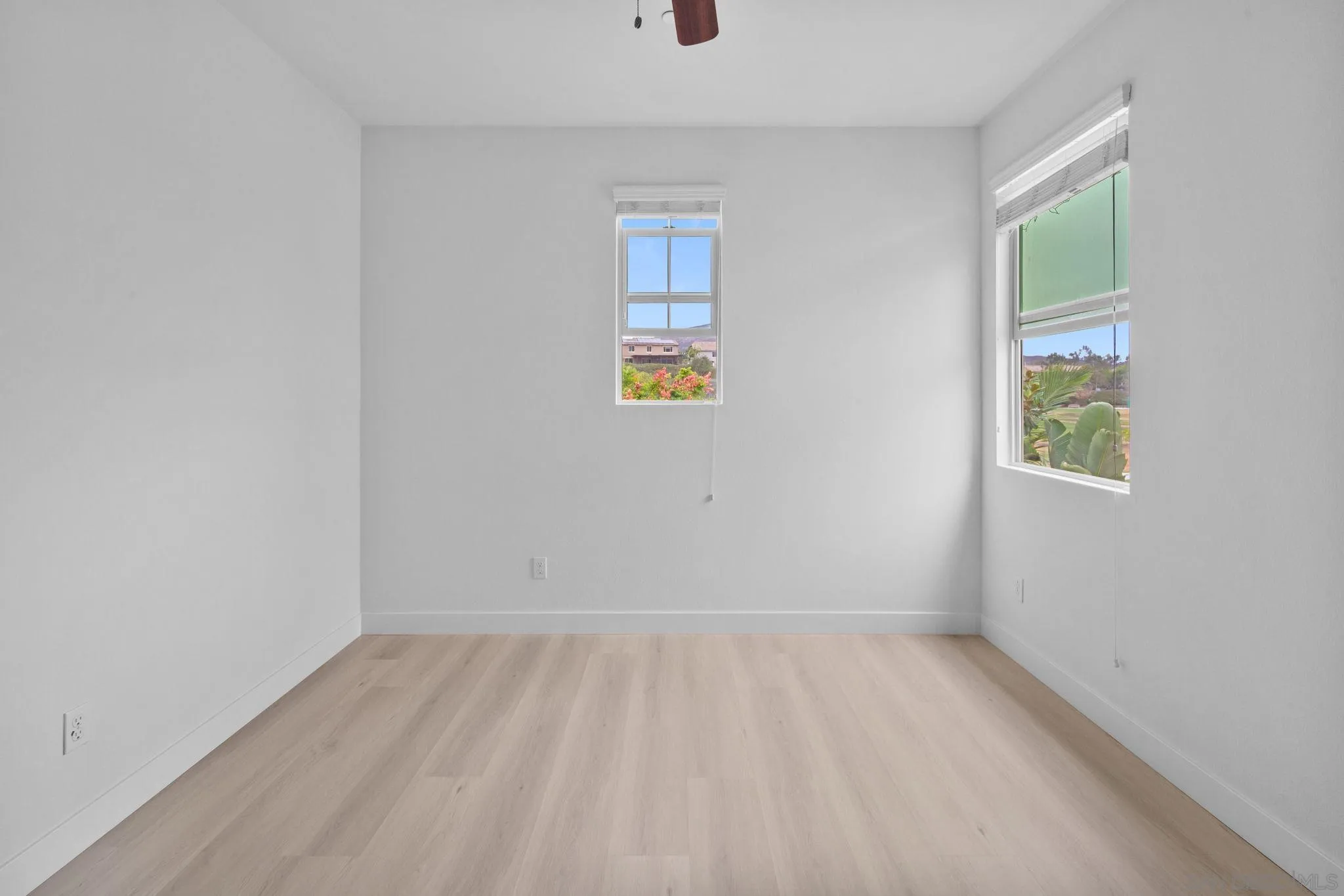 https://cdn.realtyfeed.com/cdn/127/260019403/04cc96f3dcf2687c856657a5b0ecf727.webp