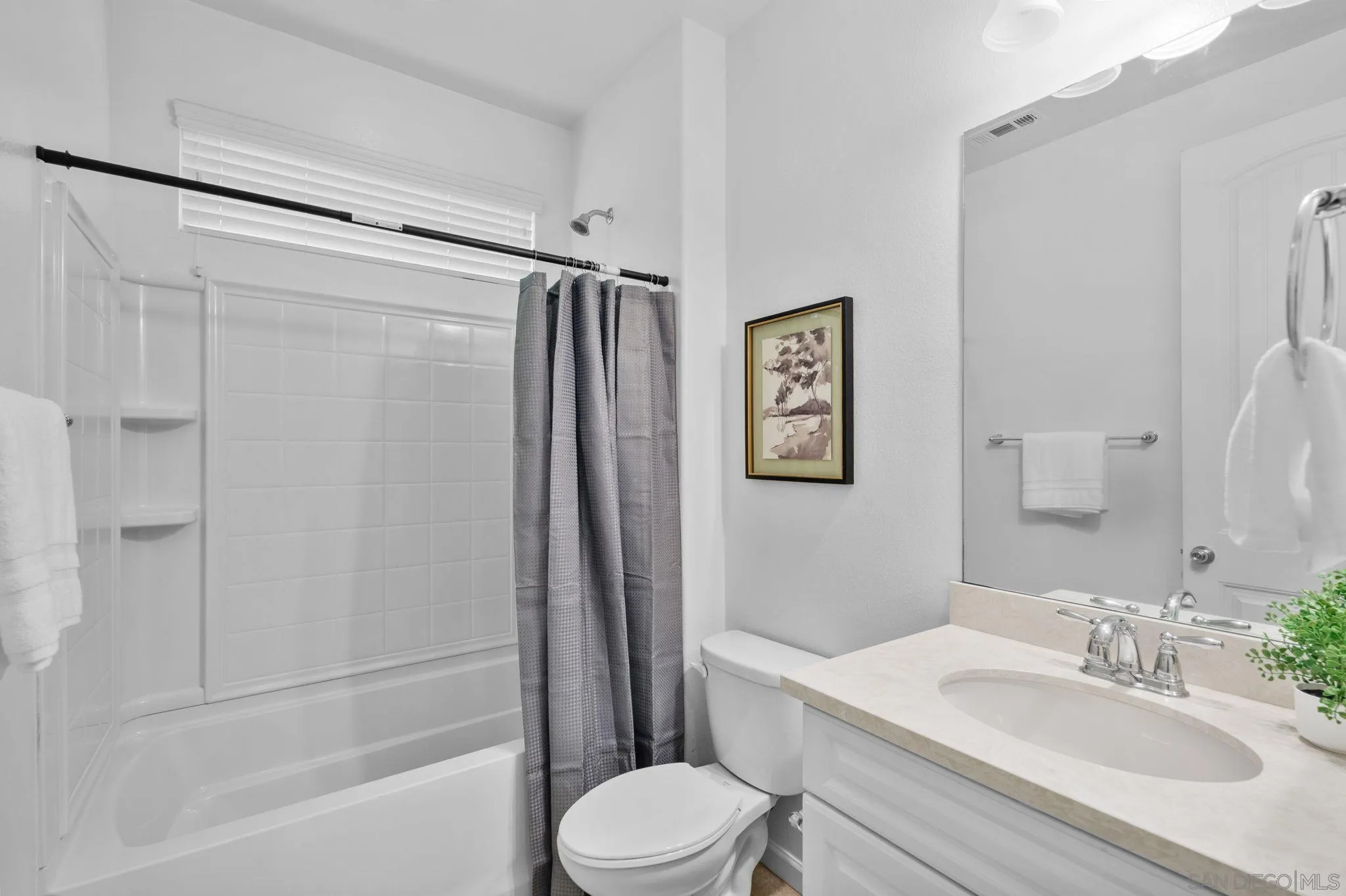 https://cdn.realtyfeed.com/cdn/127/260019403/18151ef337cd70d939b16044d031c1c3.webp